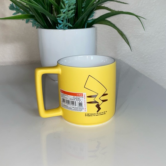 PIKACHU Coffee Mug. - Picture 6 of 6